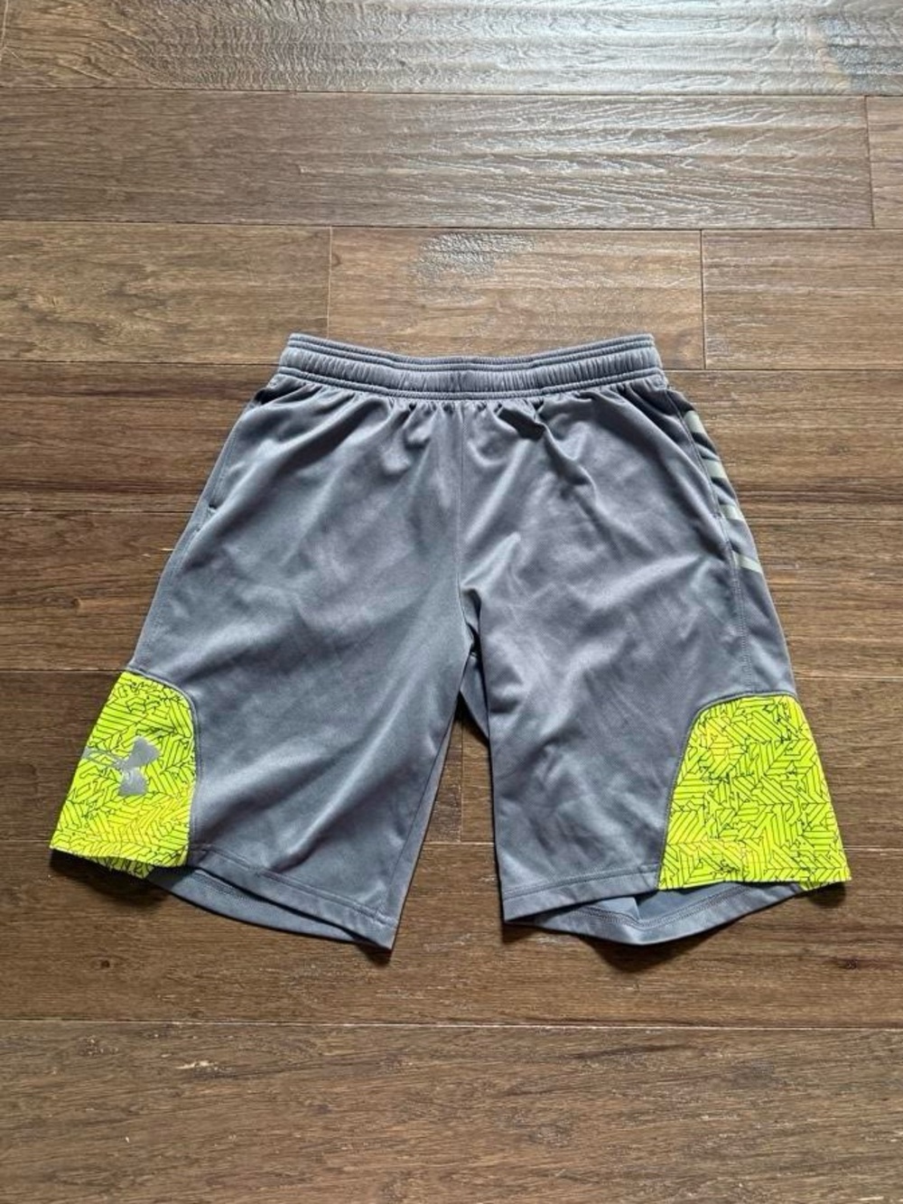 Under Armour Youth Boys Gray & Neon Green Mesh Athletic Shorts Size YLG